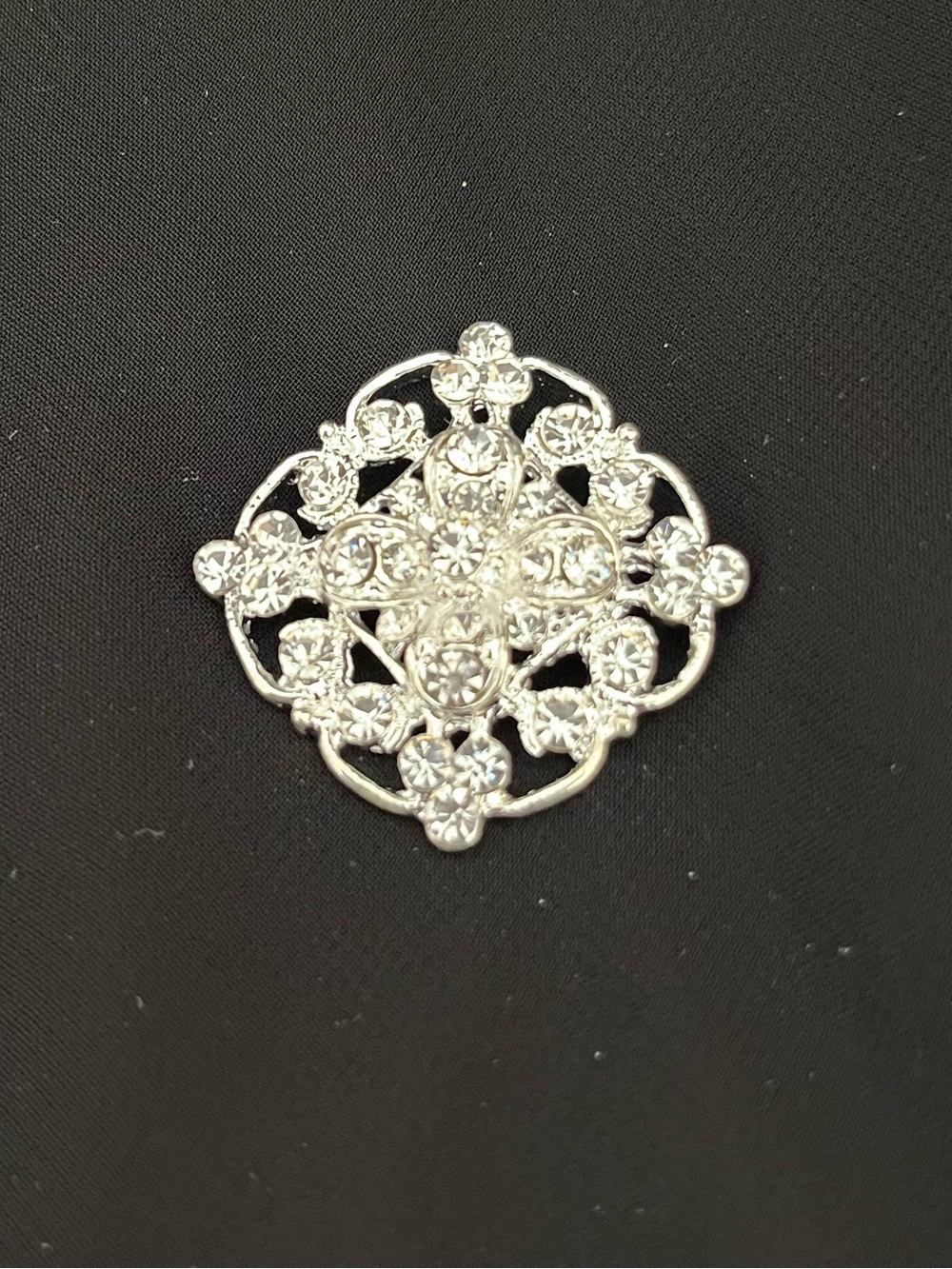 Rhinestone Filigree Brooch Pin - Silver Crystal